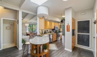 823 Kalalea St, Honolulu, HI 96825