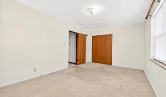 7438 Cheshire Ln, Affton, MO 63123