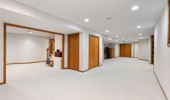 805 27th St SW, Austin, MN 55912
