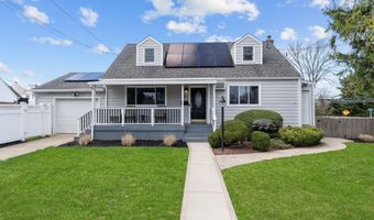 2 Lee Ave, Albertson, NY 11507
