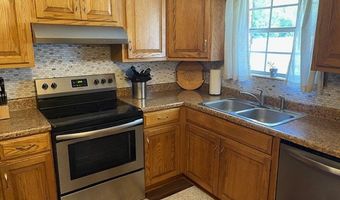 120 Westover Dr, Adel, GA 31620
