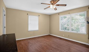 823 Birdie Dr, Abingdon, VA 24211