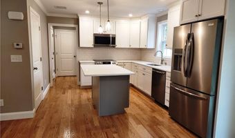 3 Sutcliffe Ave, Lincoln, RI 02865