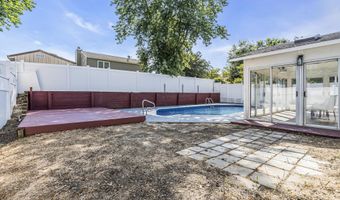 8 Mizzen Dr, Barnegat, NJ 08005