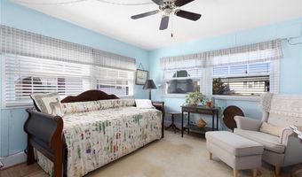 27 Woodward Rd, Lincoln, RI 02865