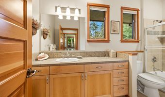611 Forest St, Ashland, OR 97520