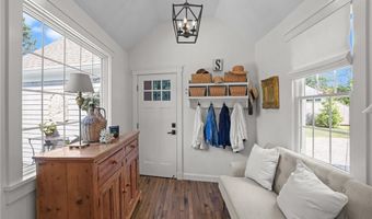 15 Harwood Rd, East Greenwich, RI 02818