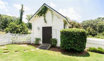 2345 Seagraves Mill Rd, Hull, GA 30646