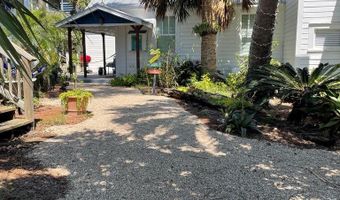 19 Leslie St, Apalachicola, FL 32320