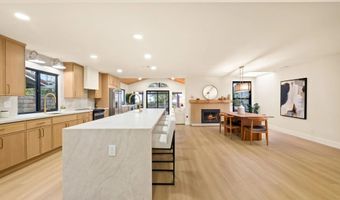3985 Syme Dr, Carlsbad, CA 92008