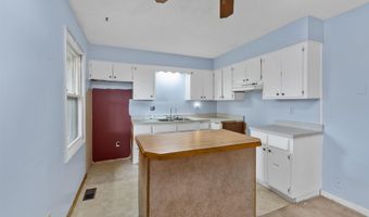 701 Shawnee Dr, Angola, IN 46703