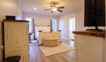 605 Plantation Dr, Adel, GA 31620