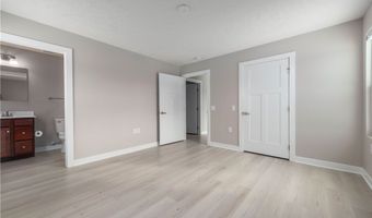 373 Pebble Creek Ct, Amherst, OH 44001