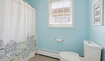 9 Doran Ave, Bristol, RI 02809
