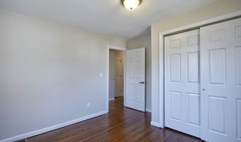 6 Levitt Ave, Bergenfield, NJ 07621