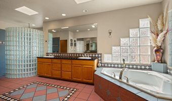 650 Barnett Dr, Bosque Farms, NM 87068