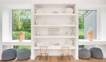 228 Town Ln, Amagansett, NY 11930
