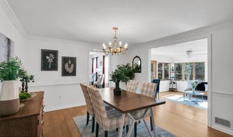 160 Pelican Rd, Middletown, NJ 07748