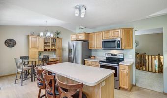 1443 Mckinley Ct, Anoka, MN 55303