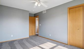 1415 Deerfield Dr, North Liberty, IA 52317