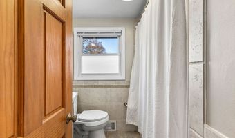 26 Algerine St, Berkley, MA 02779