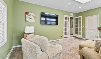 916 Midway Dr, Auburn, IN 46706