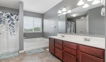 1172 Summerlake Dr, Alexandria, KY 41001