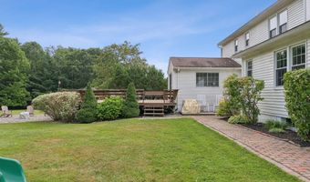 2 Winsome Lea Rd, Falmouth, ME 04105