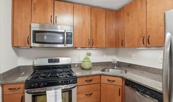 4600 S FOUR MILE RUN Dr 207, Arlington, VA 22204