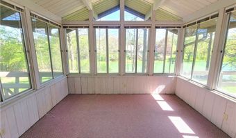 325 Inwood Trl, Aurora, OH 44202