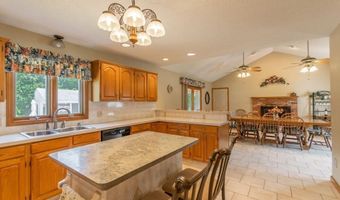 35 Jennie Cir, Agawam, MA 01001