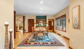 5870 Persimmon Dr, Fitchburg, WI 53711