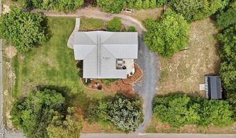 1302 Crest Dr, Aberdeen, NC 28315