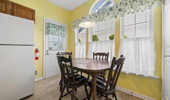 84 CHAIN Blvd, Bayville, NJ 08721