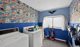 10 S Imperial Dr, Alabaster, MI 48763