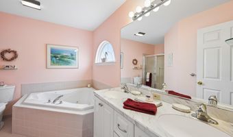 18 Peaksail Dr, Bayville, NJ 08721
