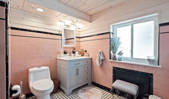 8115 Colony Dr, Algonac, MI 48001
