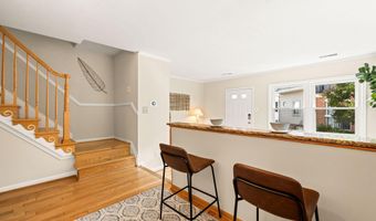 156 N BEDFORD St B, Arlington, VA 22201
