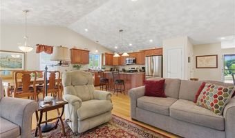 72 Country Meadow Ln, Glocester, RI 02814