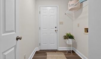 1209 Waterford Green Dr, Apex, NC 27502