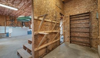 17 Croto Ln, Albany, NH 03818