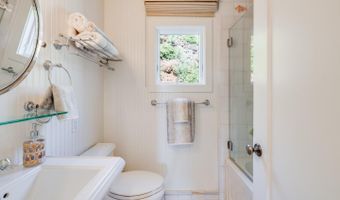 621 Beach Dr, Aptos, CA 95003