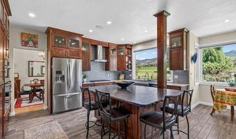 39 E Valley View Rd, Ashland, OR 97520