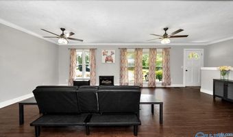 121 11th Pl NW, Arab, AL 35016