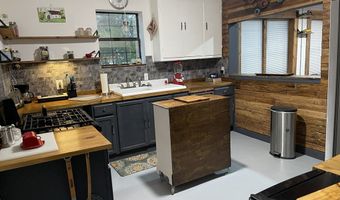 69 E 8th Ave, Bay Springs, MS 39422