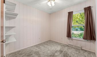 211 S Main St, Argenta, IL 62501