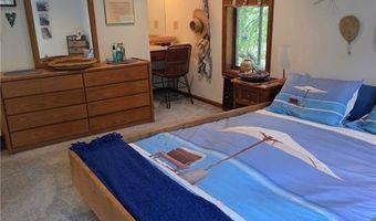 40 Gosnold Rd, North Kingstown, RI 02852