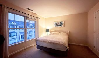 15 Scuppo Rd 504, Danbury, CT 06811