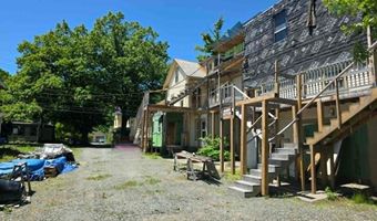 33 Oak St, Brattleboro, VT 05301