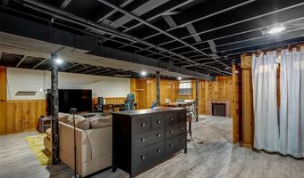 7658 General Meade Ln, Affton, MO 63123
